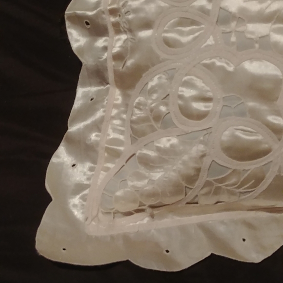 Decorative pillow - Picture 10 of 12